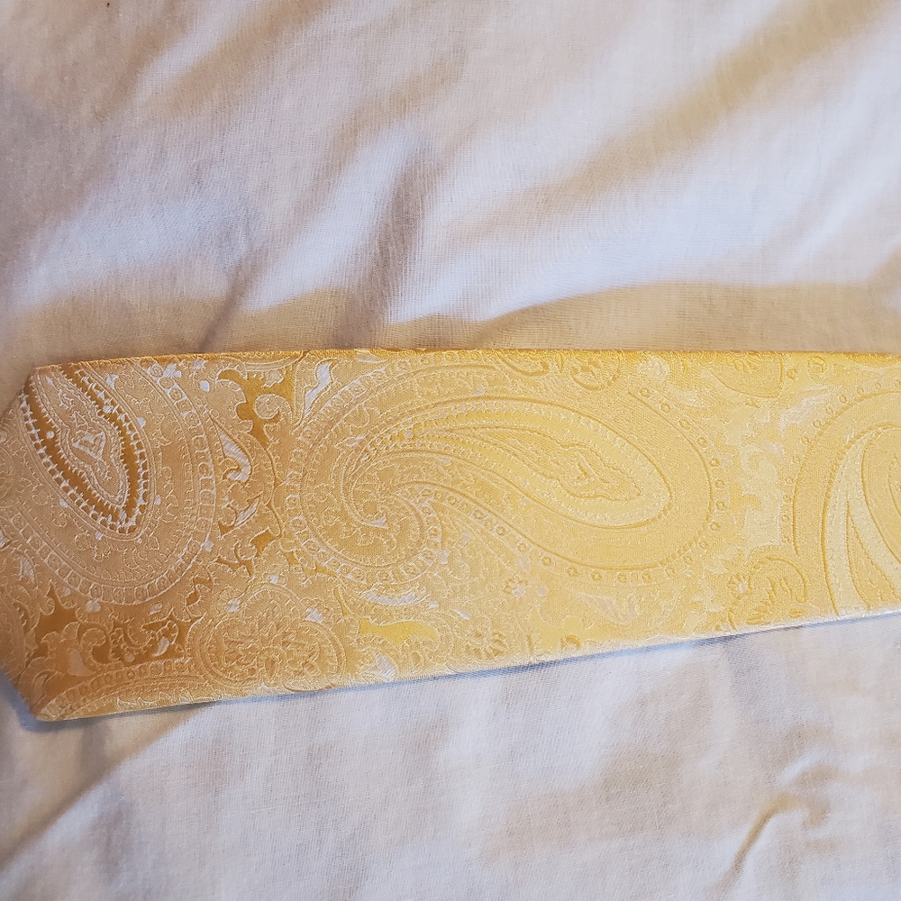 Men's necktie